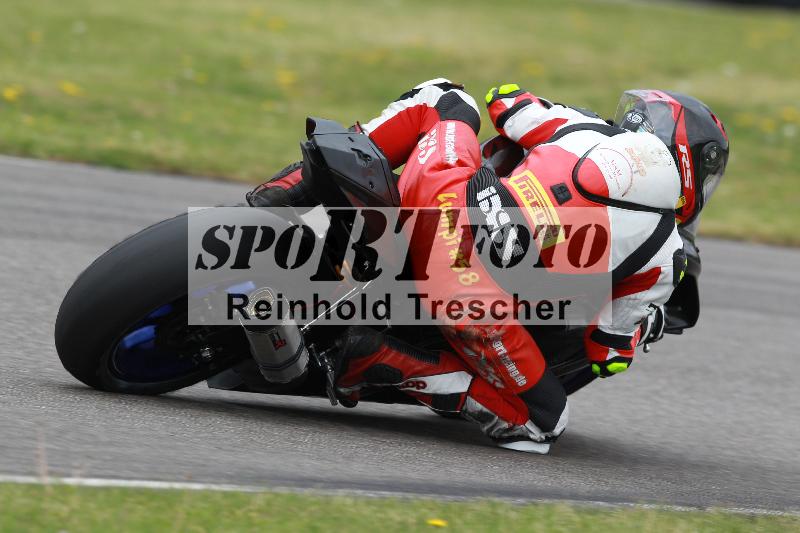 Archiv-2022/13 25.04.2022 Plüss Moto Sport ADR/Freies Fahren/backside